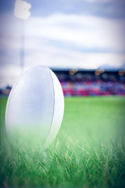 所属都道府県協会は原則、居住地もしくは在勤・在学の都道府県となります。(B級以上の資格保有者は所属の都道府県協会に基づき、自動的に三支部協会への所属手続きがされます)ただし、ラグビー活動を行う主たる拠点が異なる場合は、その活動を行う都道府県協会の選択が可能です。転居等により、移籍をする場合はRugby Family上での移籍申請が必要となります。手続きは以下の通りです。
Rugby Familyにログイン
メニューから『資格』→『申請』を選択
『その他の申請』→『移籍申請(保有資格一覧)』を選択
レフリーの項目から『移籍(所属先変更)』を選択
必要事項を入力して申請
移籍元の都道府県協会、移籍先の都道府県協会がRugby Familyのシステムで承認手続きをしましたら完了となります。